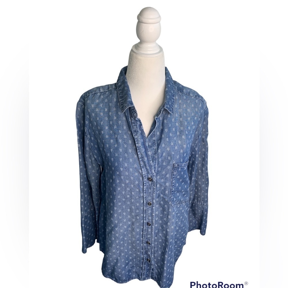 Anthropologie Cloth & Stone Tencel Button Down Chambray Blouse M